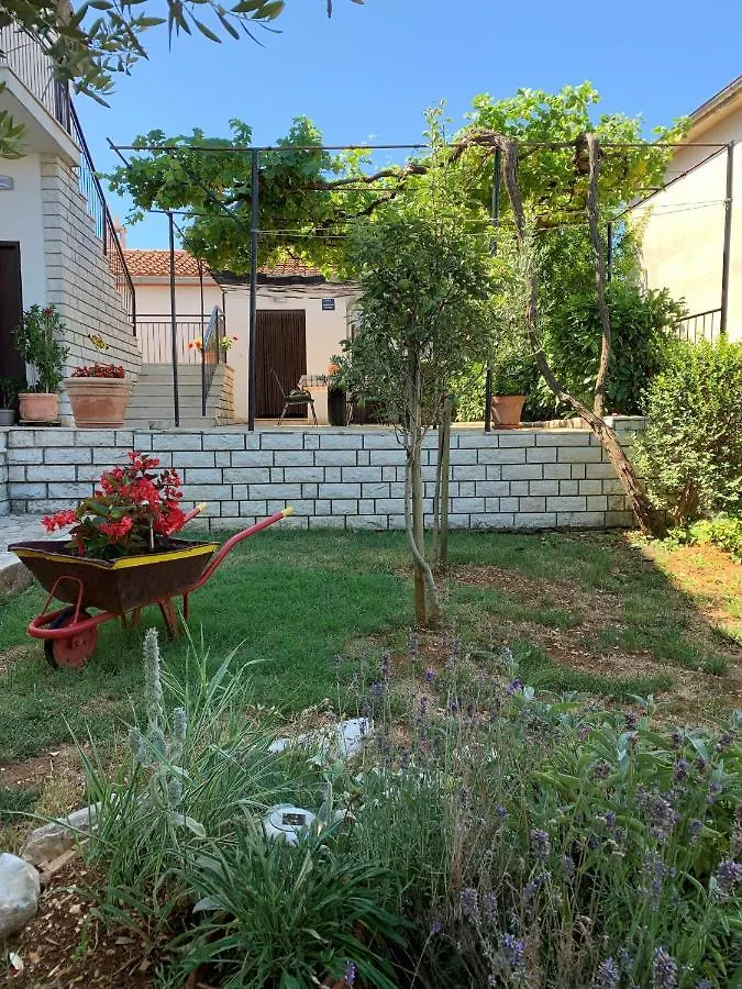 Holiday Home Dorina Pula 0*,