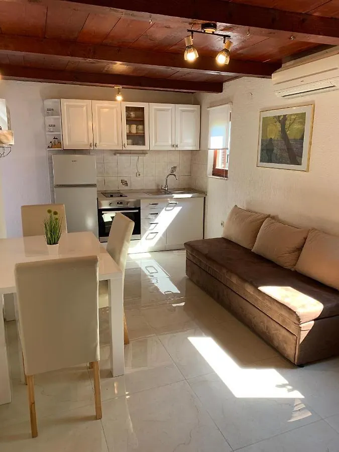 Holiday Home Dorina Pula