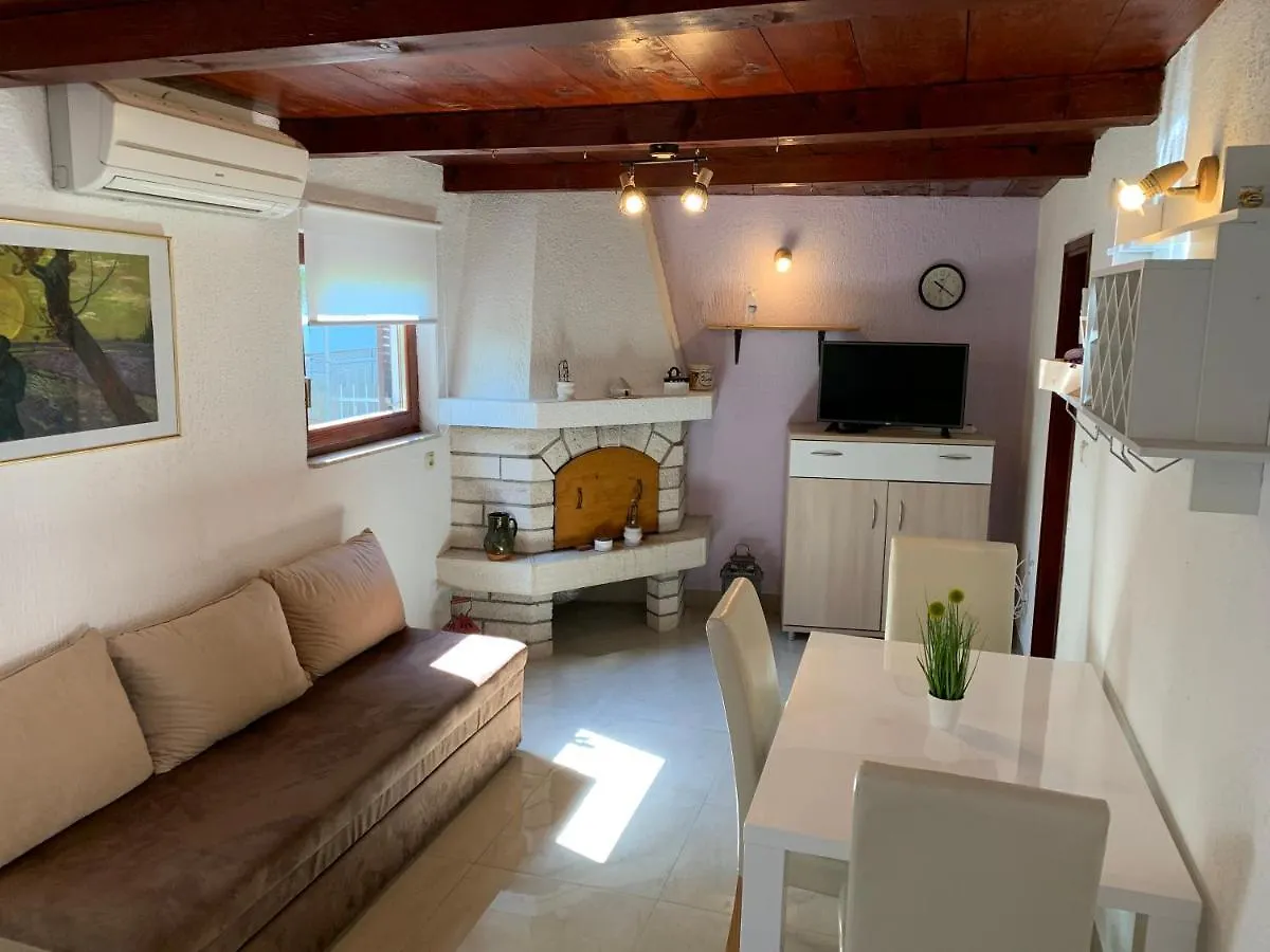 Holiday Home Dorina Πούλα